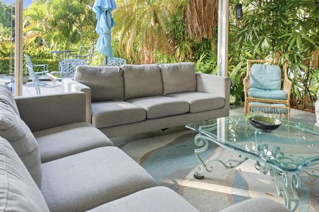 1905 Meadow Court, Palm Springs, FL 33406