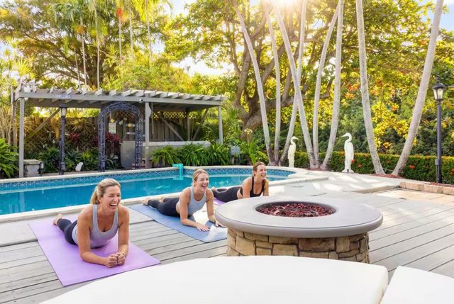 1905 Meadow Court, Palm Springs, FL 33406