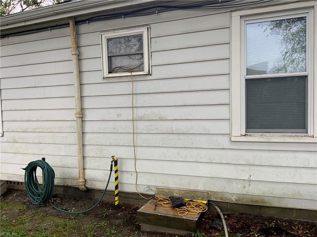 116 Latham DR, Newport News, VA 23605