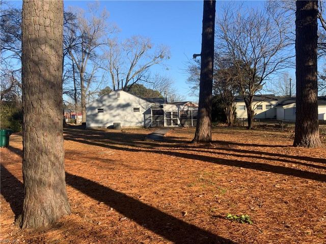 116 Latham DR, Newport News, VA 23605