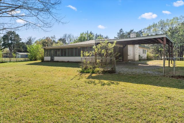 186 Plantation Avenue, Pottsboro, TX 75076