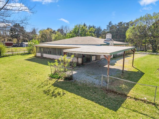 186 Plantation Avenue, Pottsboro, TX 75076