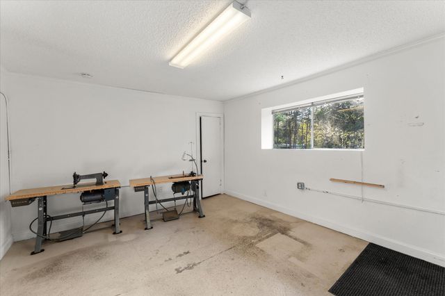 186 Plantation Avenue, Pottsboro, TX 75076