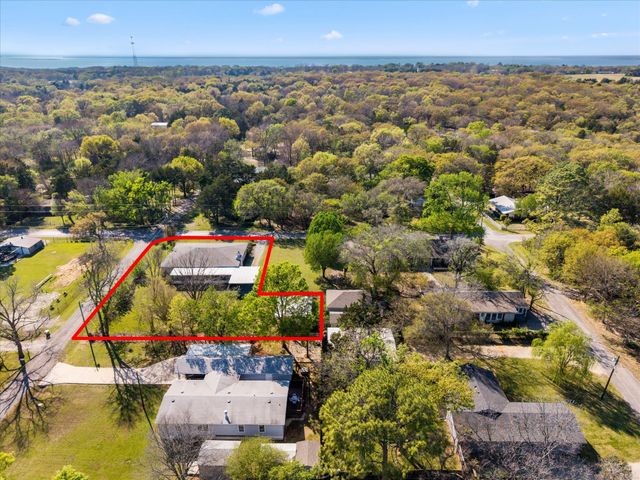 186 Plantation Avenue, Pottsboro, TX 75076