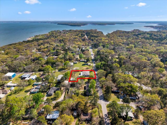 186 Plantation Avenue, Pottsboro, TX 75076