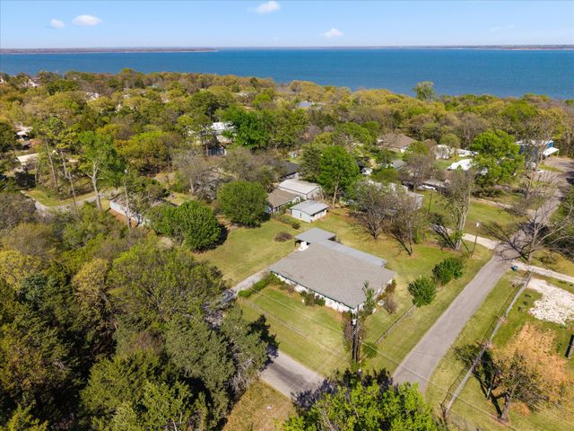 186 Plantation Avenue, Pottsboro, TX 75076