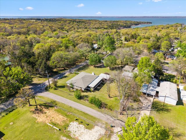 186 Plantation Avenue, Pottsboro, TX 75076