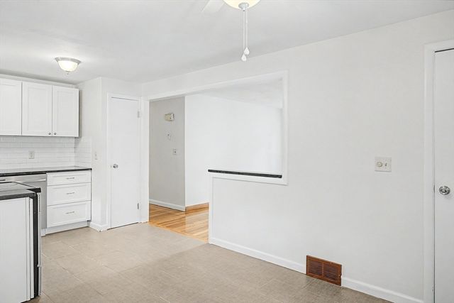 9 Moss Rd, Springfield, MA 01119