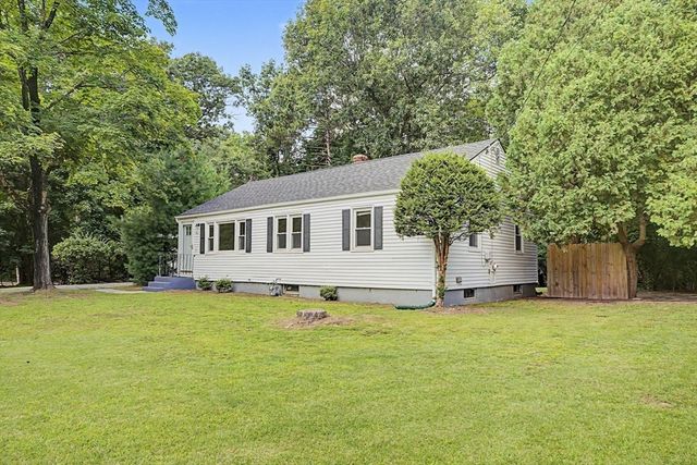 9 Moss Rd, Springfield, MA 01119