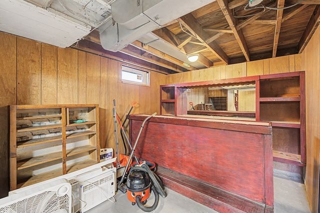 9 Moss Rd, Springfield, MA 01119