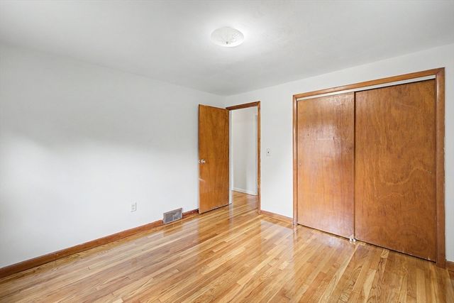 9 Moss Rd, Springfield, MA 01119