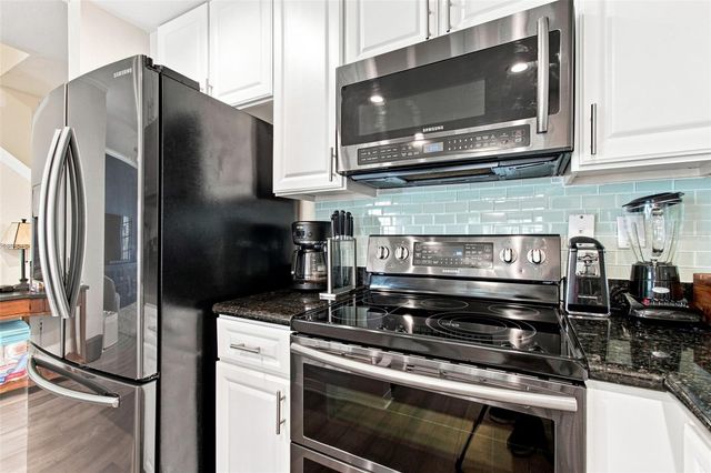 9801 MEADOW FIELD CIRCLE, Tampa, FL 33626