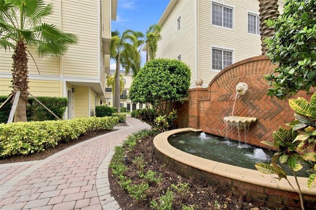 9801 MEADOW FIELD CIRCLE, Tampa, FL 33626