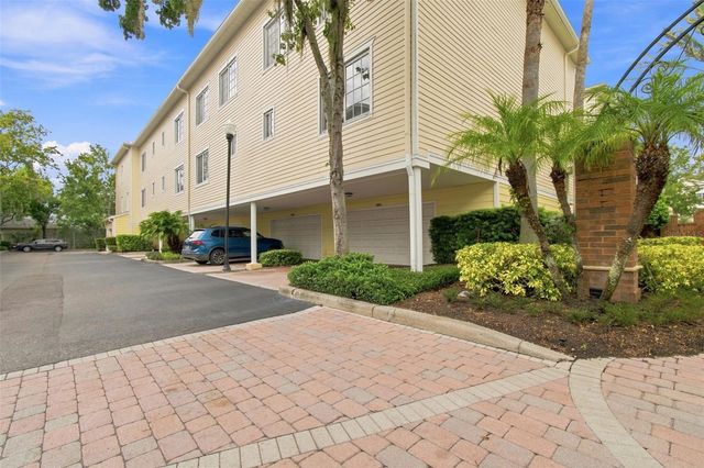 9801 MEADOW FIELD CIRCLE, Tampa, FL 33626