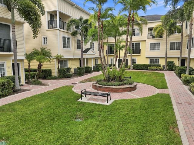 9801 MEADOW FIELD CIRCLE, Tampa, FL 33626