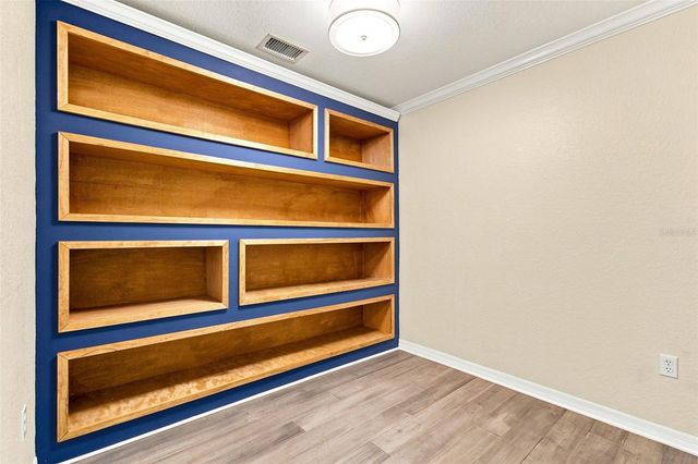 9801 MEADOW FIELD CIRCLE, Tampa, FL 33626