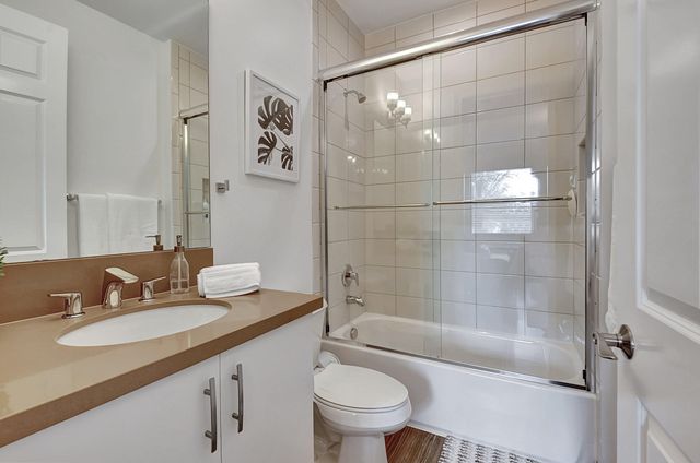 9766 Vitrail Lane, Delray Beach, FL 33446