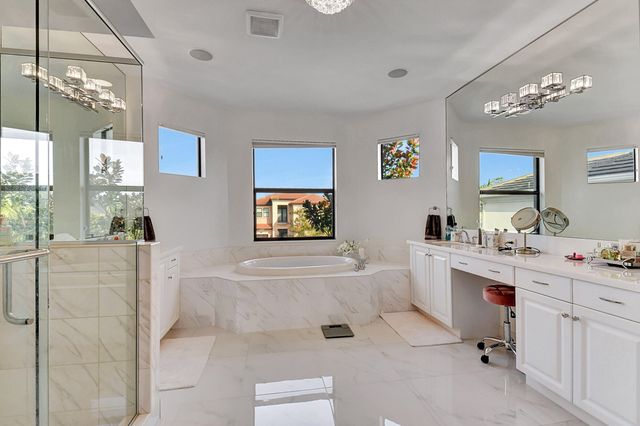 9766 Vitrail Lane, Delray Beach, FL 33446