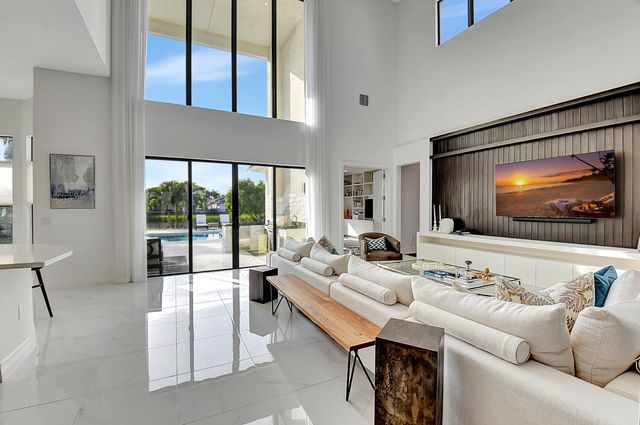 9766 Vitrail Lane, Delray Beach, FL 33446