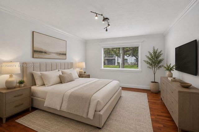 359 Lakeview Drive 102, Weston, FL 33326