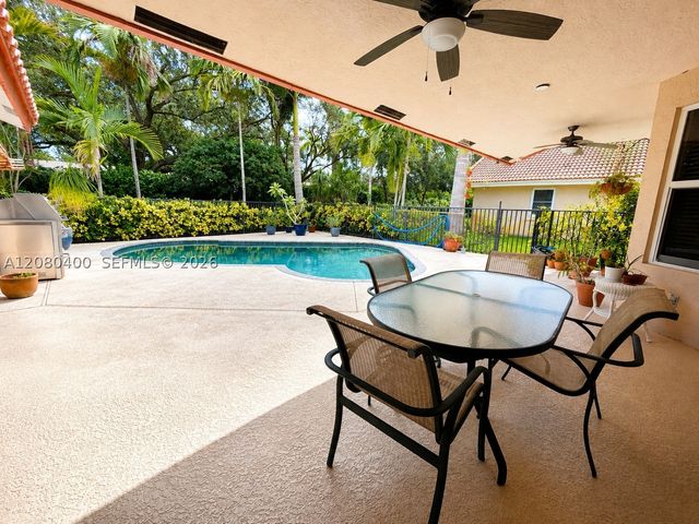 10411 NW 48th Mnr, Coral Springs, FL 33076