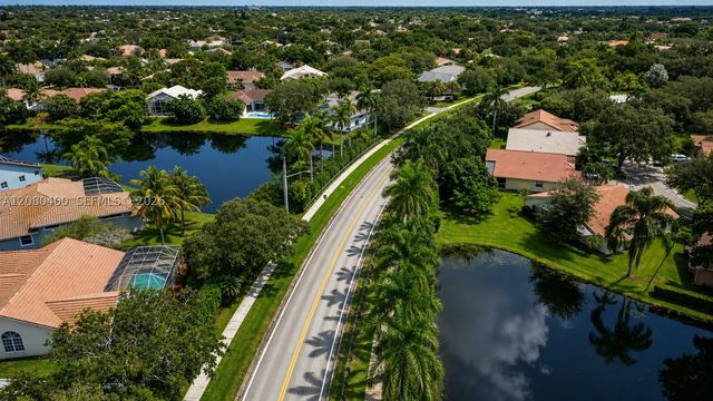 10411 NW 48th Mnr, Coral Springs, FL 33076
