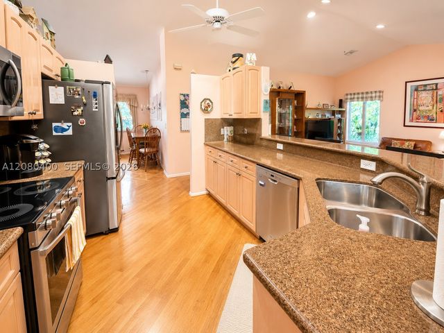 10411 NW 48th Mnr, Coral Springs, FL 33076