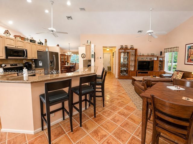 10411 NW 48th Mnr, Coral Springs, FL 33076