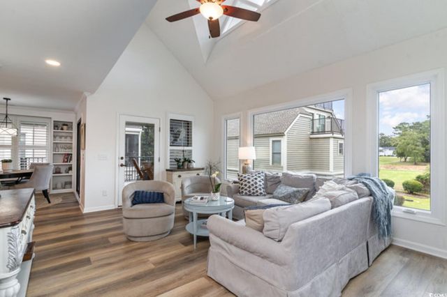1609 Harbor Dr., North Myrtle Beach, SC 29582