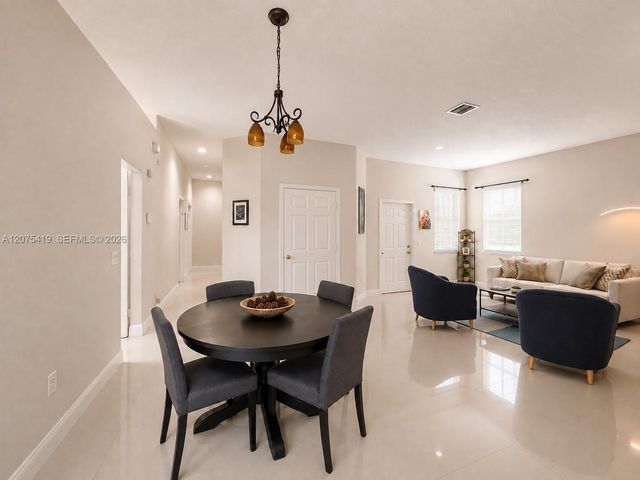 1776 Aspen Lane, Weston, FL 33327