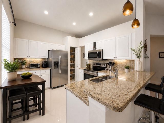 1776 Aspen Lane, Weston, FL 33327
