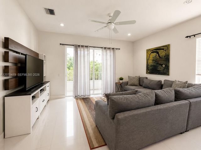 1776 Aspen Lane, Weston, FL 33327
