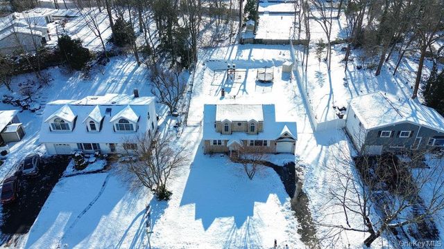 46 Falcon Drive, Hauppauge, NY 11788