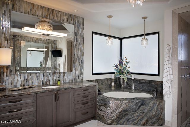 10205 E HAPPY VALLEY Road, Scottsdale, AZ 85255