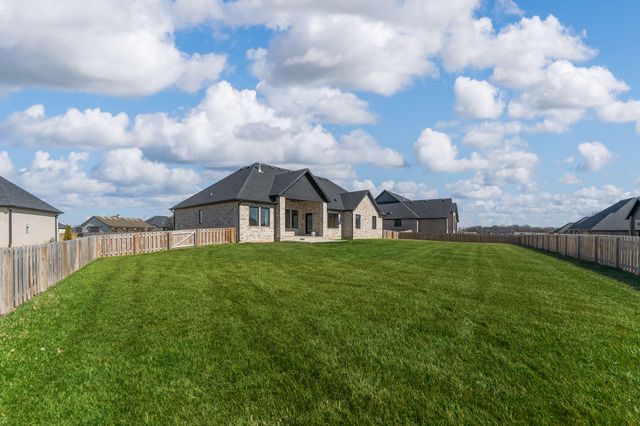 4464 E Lancaster Way, Springfield, MO 65802