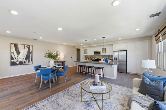 1057 Foxglove Place 203, San Jose, CA 95131