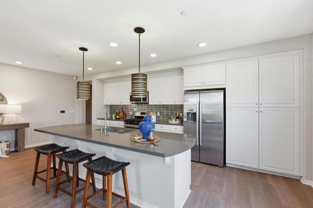 1057 Foxglove Place 203, San Jose, CA 95131