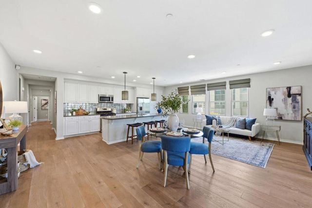 1057 Foxglove Place 203, San Jose, CA 95131
