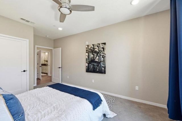 1057 Foxglove Place 203, San Jose, CA 95131