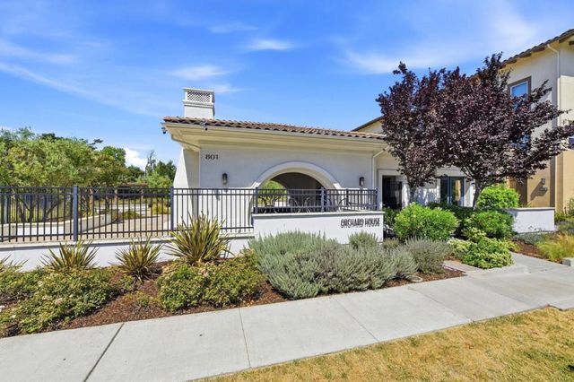 1057 Foxglove Place 203, San Jose, CA 95131