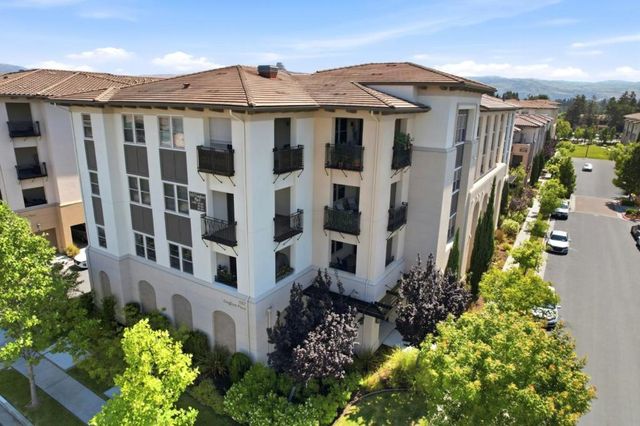 1057 Foxglove Place 203, San Jose, CA 95131