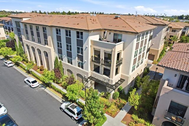 1057 Foxglove Place 203, San Jose, CA 95131