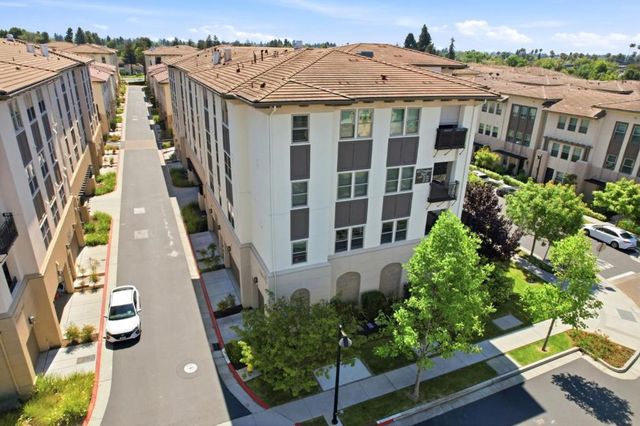 1057 Foxglove Place 203, San Jose, CA 95131