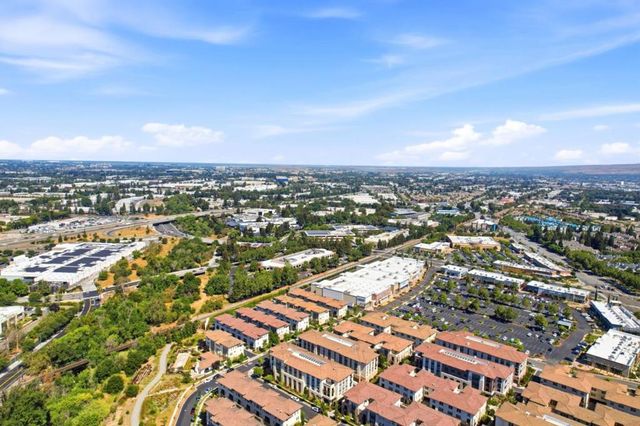 1057 Foxglove Place 203, San Jose, CA 95131