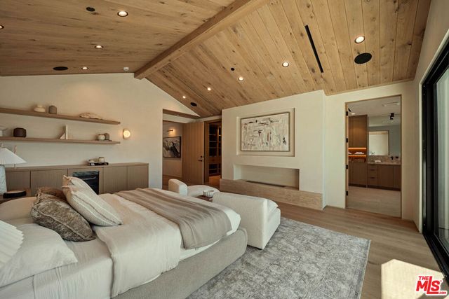 4447 Matilija Avenue, Sherman Oaks, CA 91423