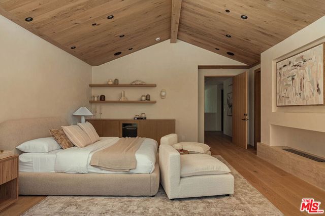 4447 Matilija Avenue, Sherman Oaks, CA 91423