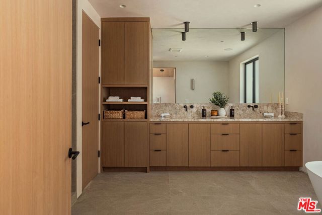 4447 Matilija Avenue, Sherman Oaks, CA 91423