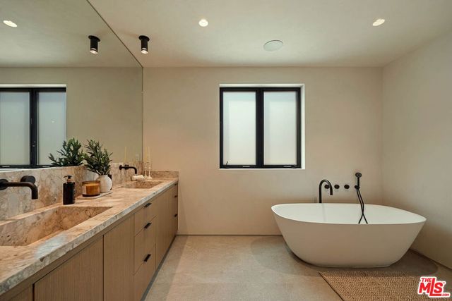 4447 Matilija Avenue, Sherman Oaks, CA 91423