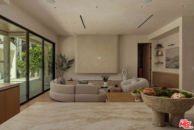 4447 Matilija Avenue, Sherman Oaks, CA 91423