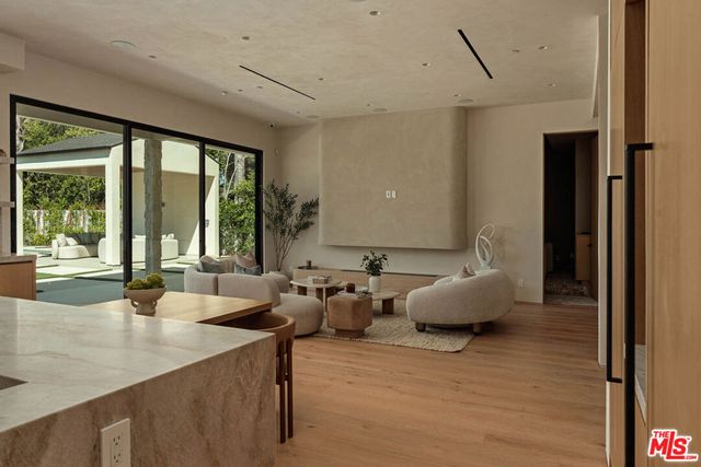 4447 Matilija Avenue, Sherman Oaks, CA 91423